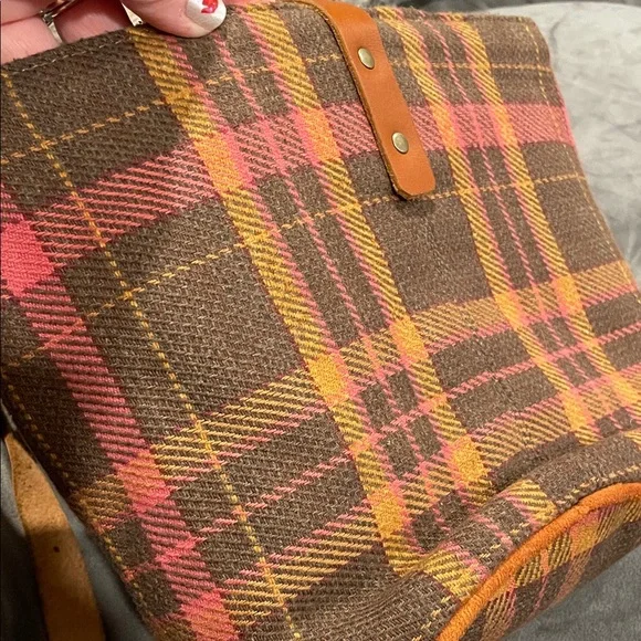 Chic Plaid Crossbody Bag with Leather Accents - Picture 7 of 7